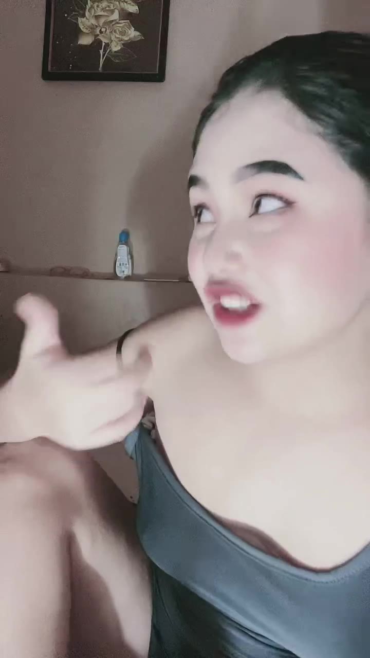 Olly Sudah Berani Lock Kenyot Susu ID 68988601 Mango